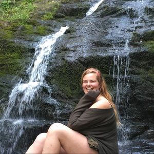 Meet your Posher, Julia